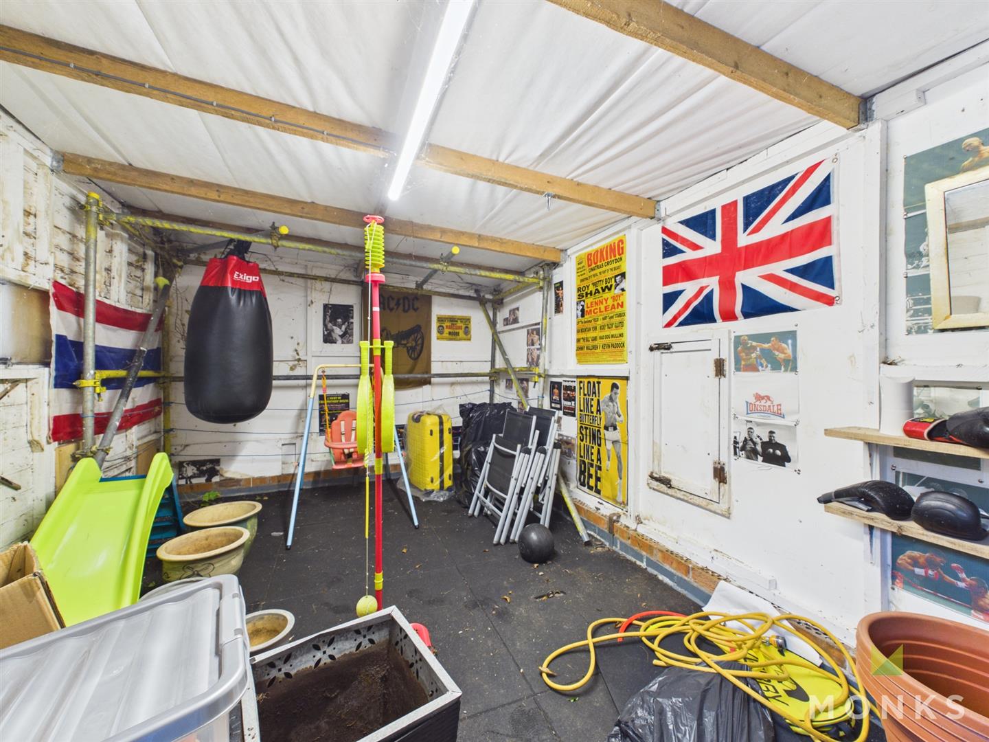 97 Llwyn Road, Oswestry, SY11 1EW For Sale